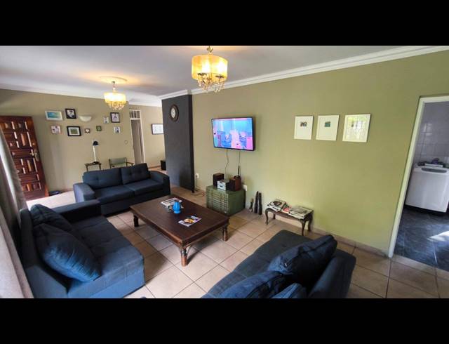3 BEDROOM HOUSE FOR SALE IN BRACKENHURST